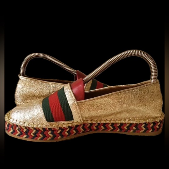 Authentic GUCCI Metallic Gold Leather Bee Slip On Espadrilles Retails $950 - Picture 3 of 16